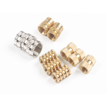 Přizpůsobená nestandardní mosazná rýhovaná matice vložky