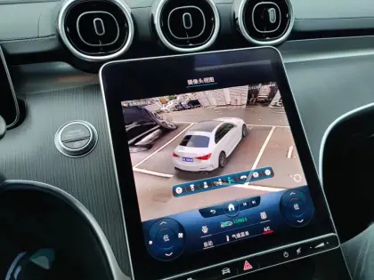 Mercedes 360 camera system