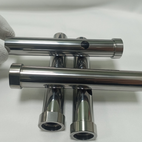 Non-magnetic tungsten steel mold center axis sleeve