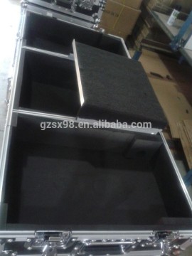 DJ mixer case with movable table