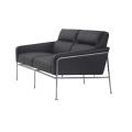 Fritz Hansen Serie 3300 Sofá de dos plazas