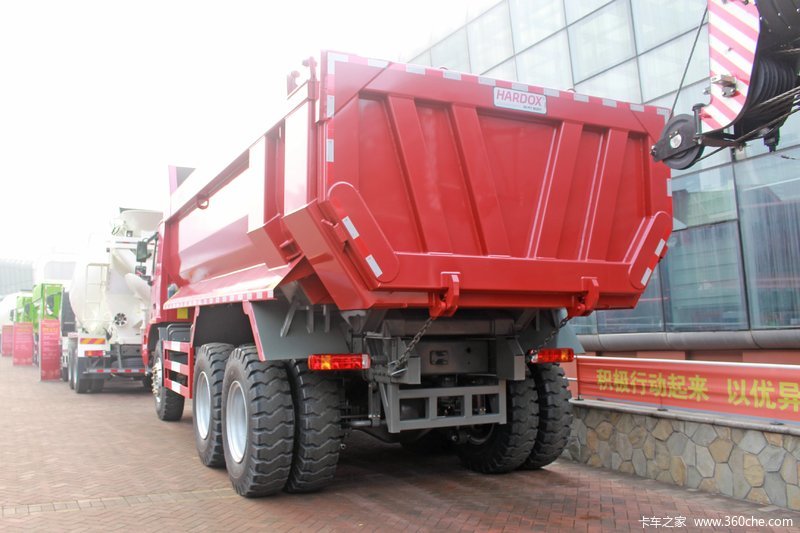 CAMION BENNE MINIER SINOTRUCK HOWO 70TON 6x4