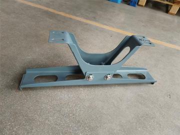 metal mounting brackets on passenger car