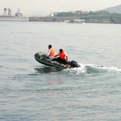 2022 New Design China Inflatable Tug Jet Boat Rowing Boats