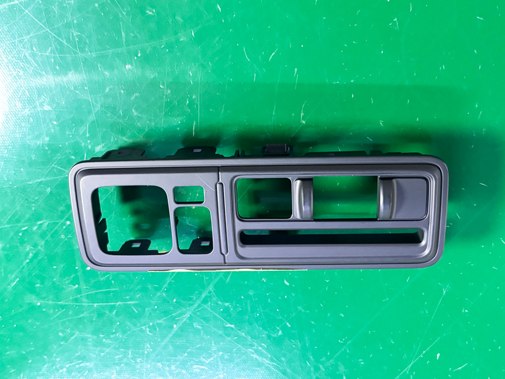 Phun nút công tắc nội thất