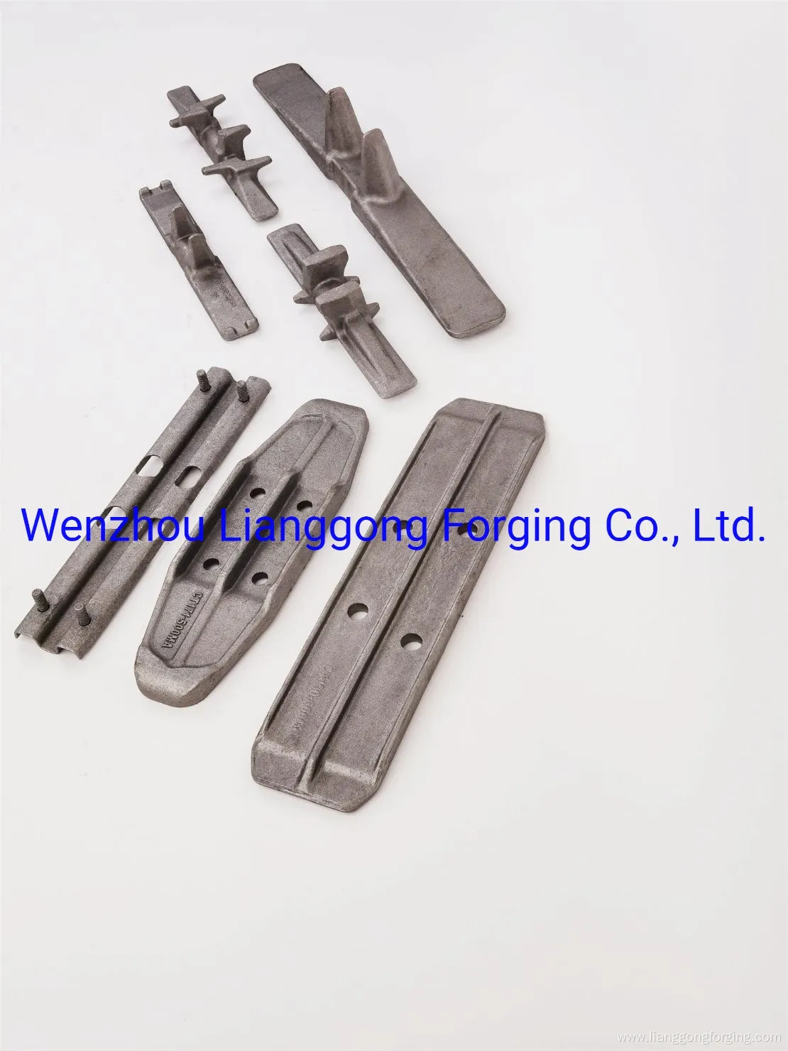 Forged Undercarriage Track Shoe/Pad/Metal Core/Spare Parts Used in Excavator and Bulldozer