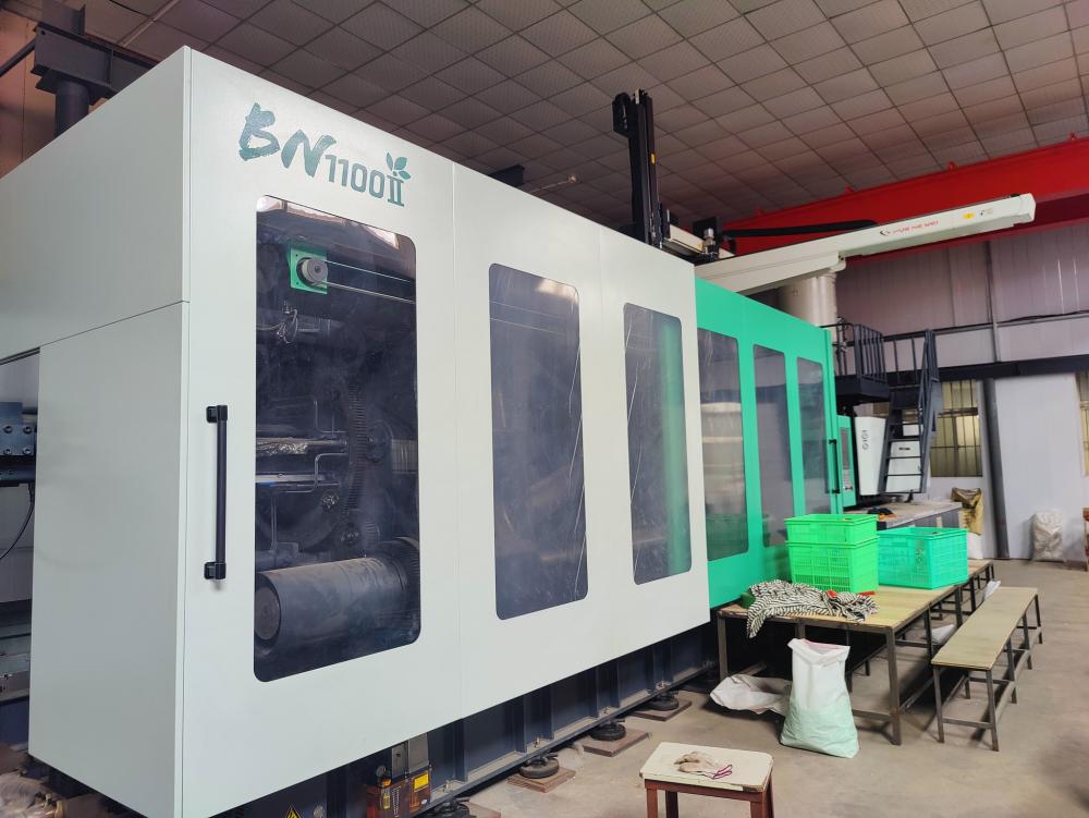 BN1100II SERVO SYSTEM PLASTIC INJECTION MACHINE