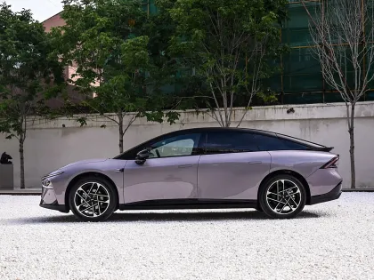 Luxury electric car Xpeng P7