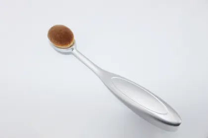 Oval shape foundation brush