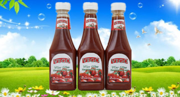 tomato ketchup in plastic bottle