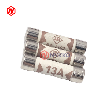 Cylindryczne ceramiczne bezpiecznik BS1362 250V 10A 5A 20A 13A - British Fuse Factory Direct