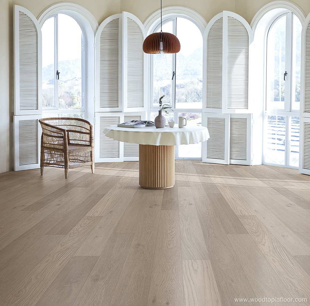 Nice quality Minimalist style European Oak engineered floor