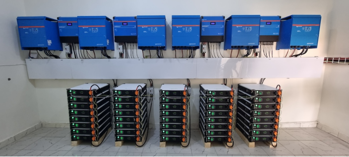 EnerShare 2U lithium battery and Victron inverter