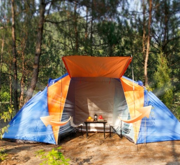 Double Layered Two-Bedroom Camping Tent with Sun Protection for Multi-Person Picnics