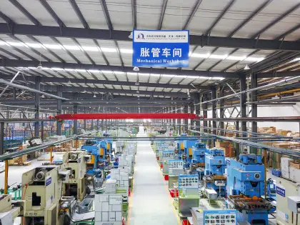 83125 Agricultural Machinery Tractor Radiator for Kubota Tractor