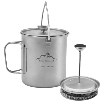 Caffettiera e pentole in titanio da campeggio e pentole per le avventure all'aperto