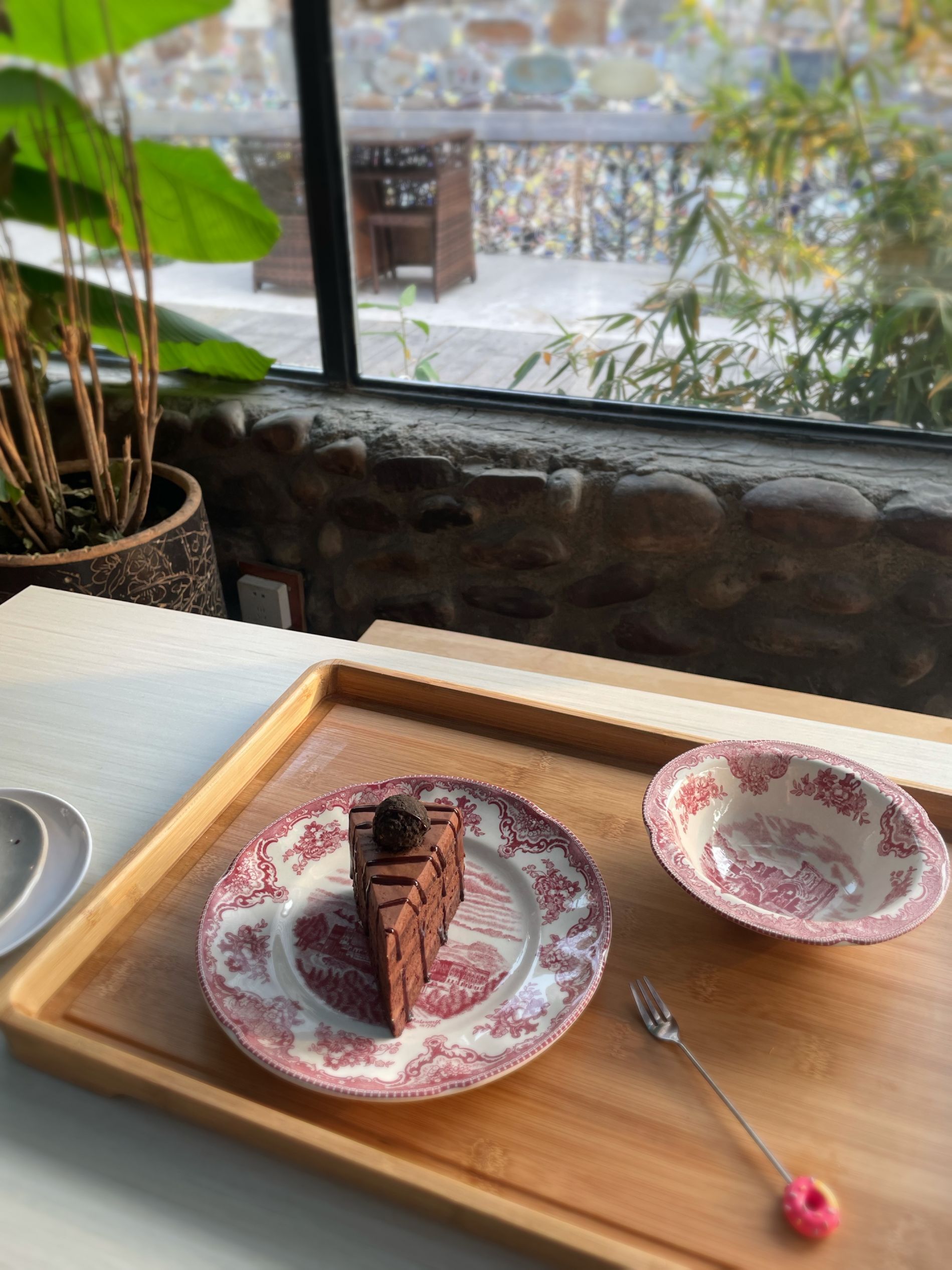 British retro series ceramic plates and bowls