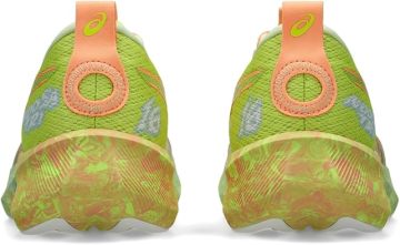 Sports shoes with the "ejection" function