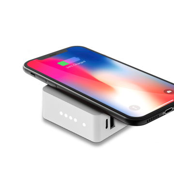 3 in 1 QI Universal Wireless Charging for iPhone 4500mah powerbank Type C