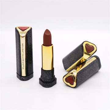 L112 Lipstik matte kelembaban romantis