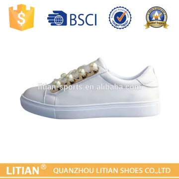 2016 fancy design ladies footwear with PU fabric