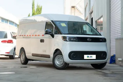 SAIC Maxus DANA V1 Electric Cargo Van - 6 Seats 350/404KM Range