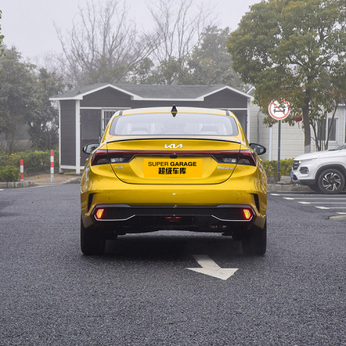 Kia K3 cu benzină uzată ieftină în Bishkek 2024