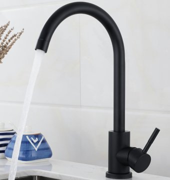 Keran dapur hitam dengan penyembur tarik keluar untuk penapisan air paip