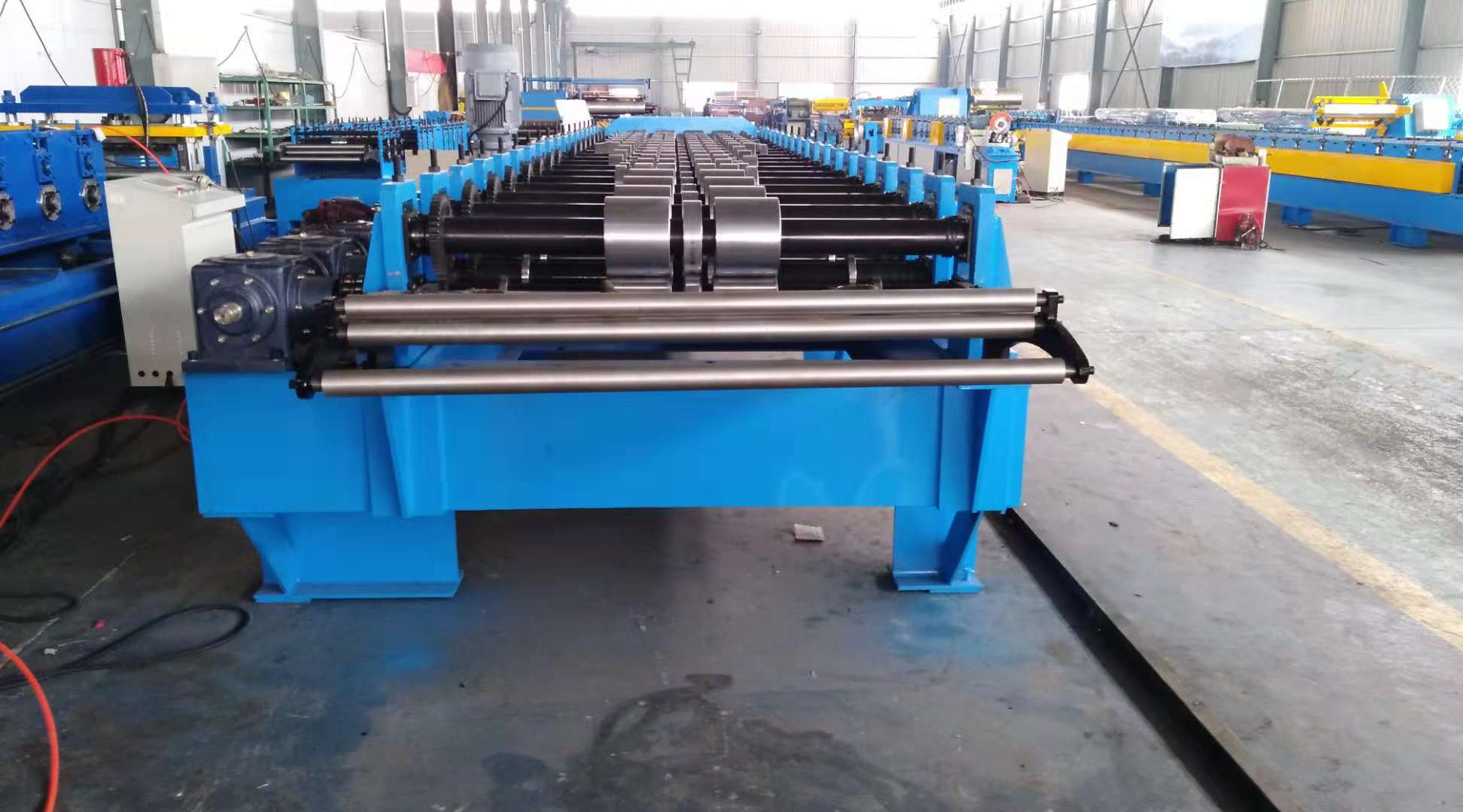 roll forming machine