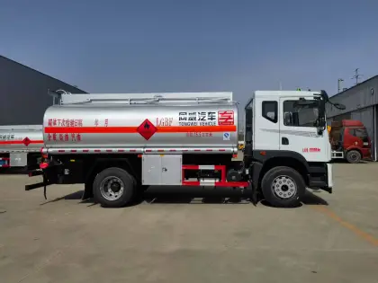 Dongfeng Huashen T5 10-ton oil tanker