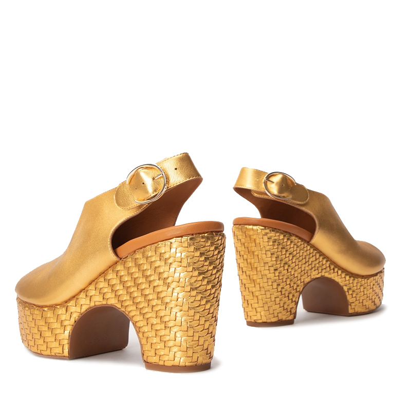 women sandals with high platforms