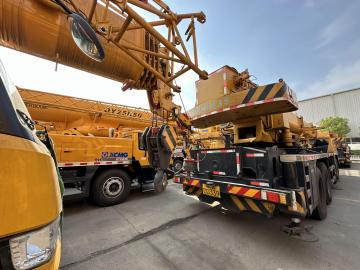 50 τόνοι που χρησιμοποιούνται Crane Truck XCMG QY50K5D Προώθηση