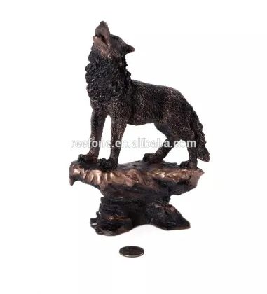 Deqogo Copper Wolf Howing to the Moon Statue by Deqogo Decoration