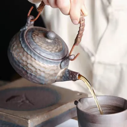 Retro 250ml Ceramic Kung Fu Tea Pot Set with Rattan Handle