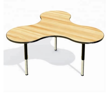 I banchi e le sedie scolastiche ergonomiche per 3 persone per le scuole primarie e medie in Malesia