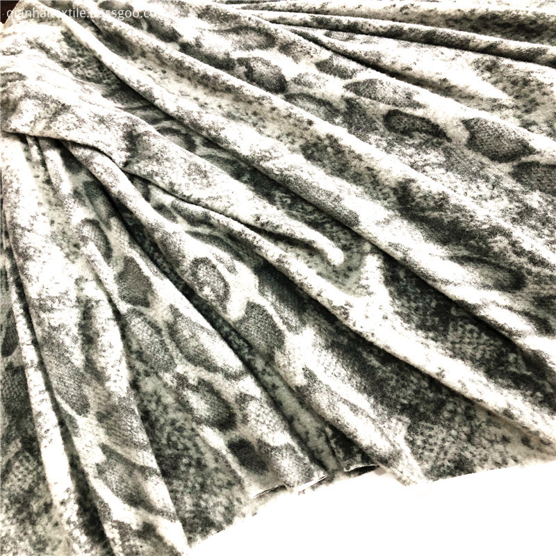 snake skin print & brushed cashmere