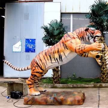Lifelike Animatronic Tiger With Sharp Teeth