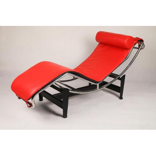 Replica della chaise longue LC4 in pelle Le Corbusier