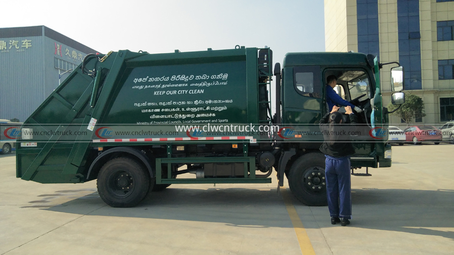 waste compactor trucks