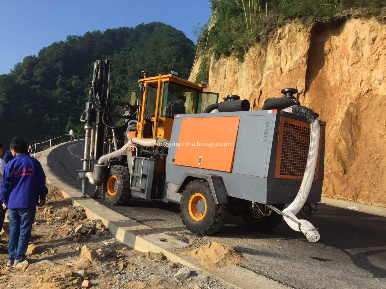 Steel Hydraulic Guardrail Holes Drilling Machine