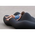 Anpassbarer schwarz geformter Outdoor -Stuhl