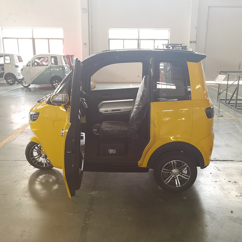 Three Wheel Electric Cabin Scooter