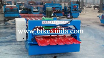 Manual roof tile making machine