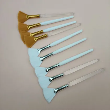 Customized Large Facial Mask Fan Brush for Aesthetician Crystal Beauty Facial Mask Application