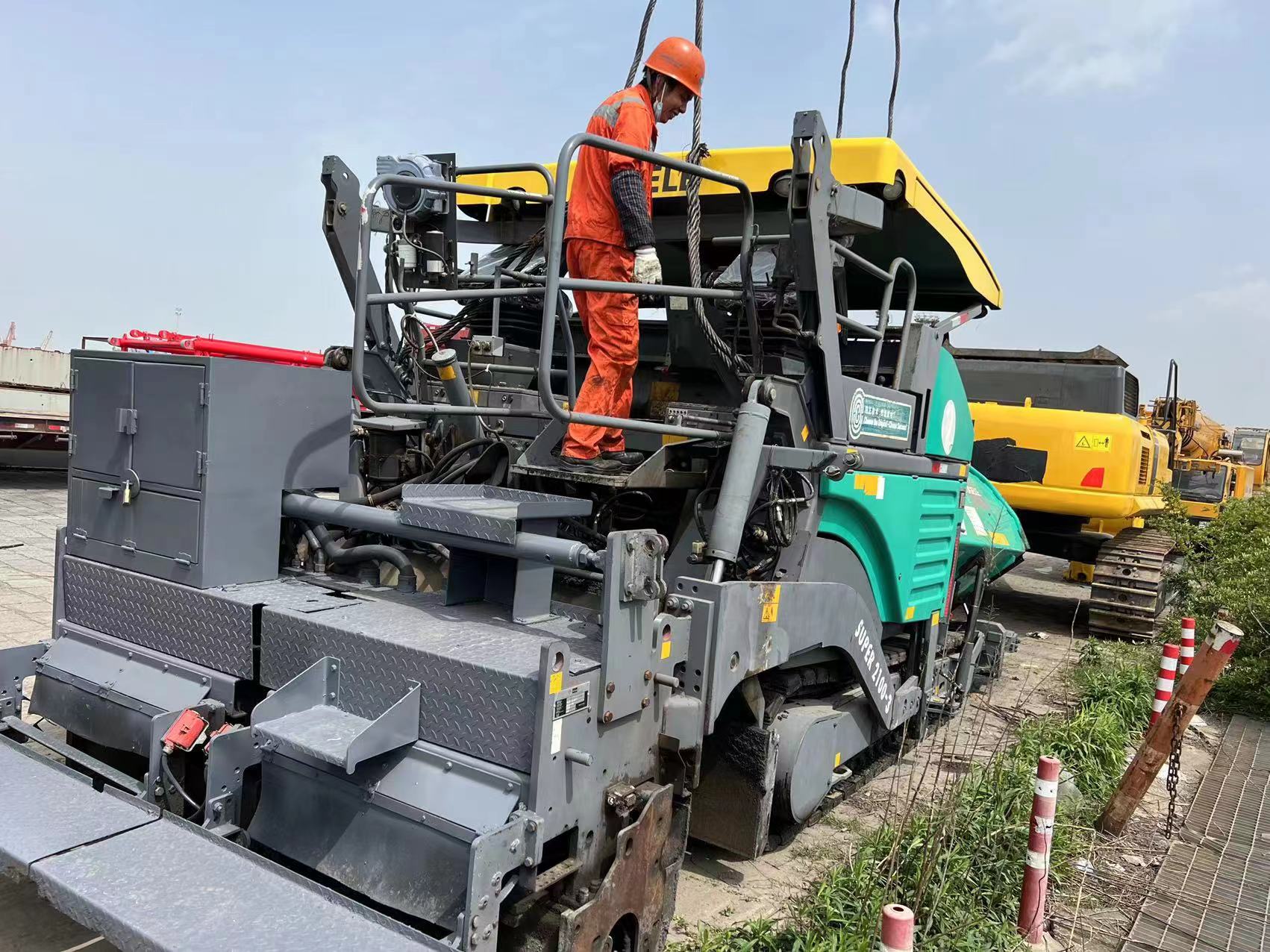 Python 2000 Paving Machine Used Asphalt Concrete Paver S2100-2 - 145kw/2000, 3-6m 11m Paving Width ...