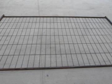 Storehouse Separation Fence