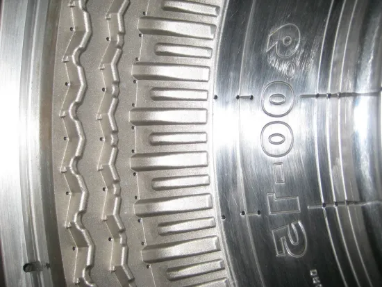 Idle (unused) Tire/Tyre Molds (mould) Are Sold at Iron Prices