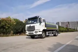 HOWO 8000 liters water sprinkler water truck