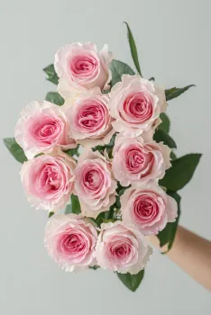 Roselle Rose Single-Headed Flower Bouquet