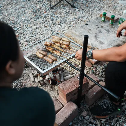 Adjustable Grate: Firewood & Charcoal BBQ Grill Net - Outdoor Reusable, Open Fire, Stainless Steel Barbecue Rack